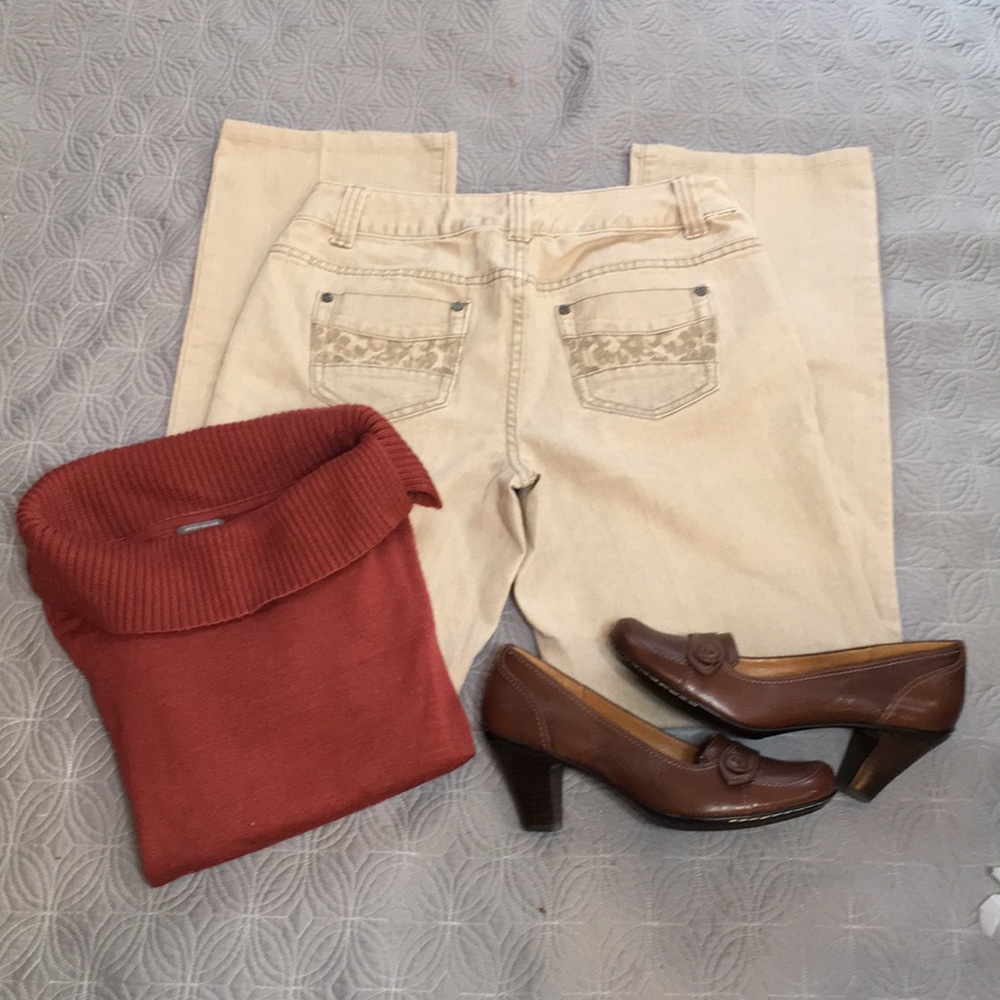 Christopher Banks jeans.